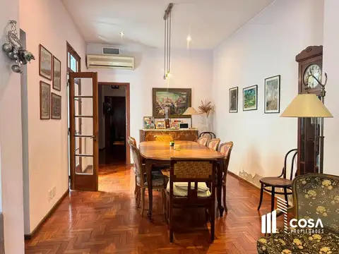 Casa 6 ambientes con 2 baños