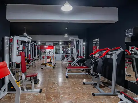 Casa En Venta con Local y Pileta Calle 419 y Camino Centenario Villa Elisa