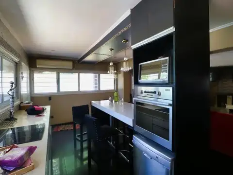 Casa 5 ambientes con 7 baños