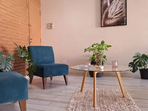 CASA EN VENTA CON PILETA Y LOCALES EN AV ROCA