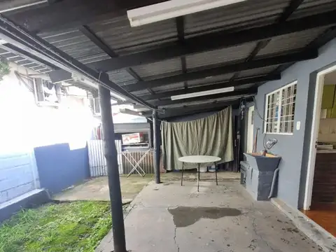 Dos viviendas 3 ambientes con cochera y jardín