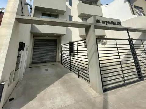 DEPARTAMENTO 2 AMBIENTES CON COCHERA