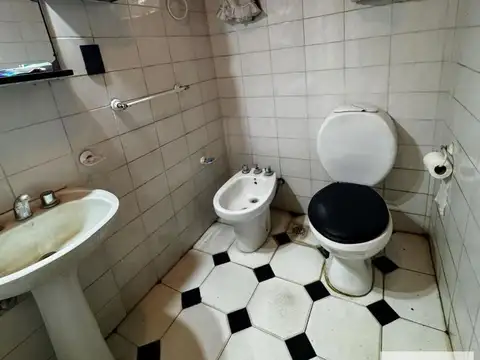 Casa 4 ambientes con 1 baño