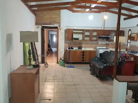 PH en venta - 5 dormitorios 3 baños - 250 mts2 - Ramos Mejia