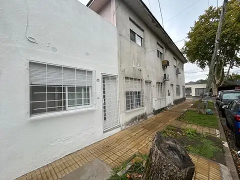 PH 2 AMB. EN PLANTA BAJA CON PATIO.