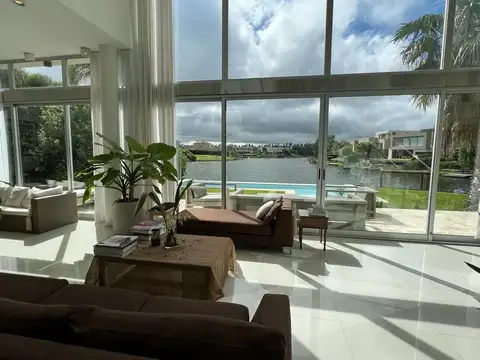 Casa en Alquiler de 3 dormitorios