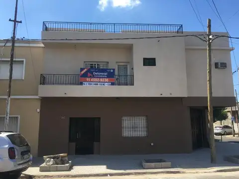 PISO UNICO 3 AMB AMPLIO 1° PISO CON TERRAZA PROPIA