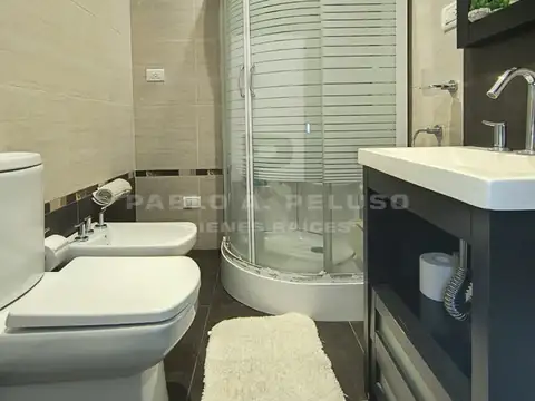 Casa 5 ambientes con 4 baños