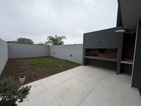 Depto Tipo Casa en Venta con 2 cocheras