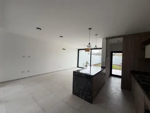 Depto Tipo Casa en Venta de 4 ambientes