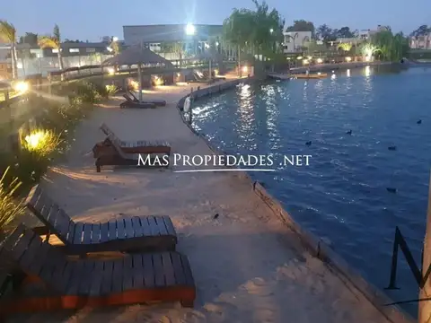 Terreno en Venta 20  mts Fondo