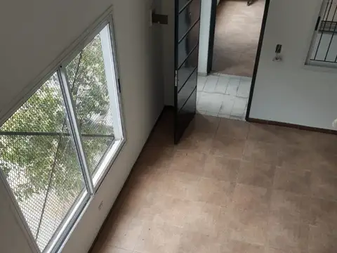 Departamento en Alquiler en Villa Cabred, $ 300.000
