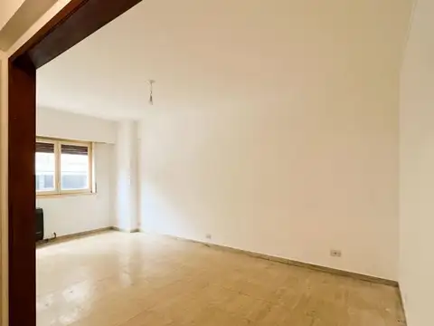 BROWN 2000, Piso 1