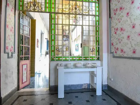 Venta PH 5 ambientes a refaccionar en V del Parque