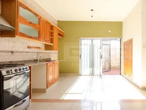 Casa 2 ambientes con 1 baño