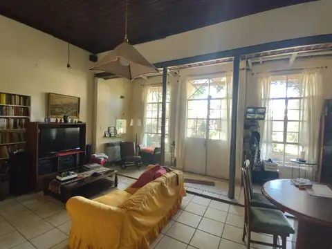 casa sobre 3 lotes