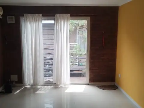 Depto Tipo Casa en Alquiler de 2 ambientes