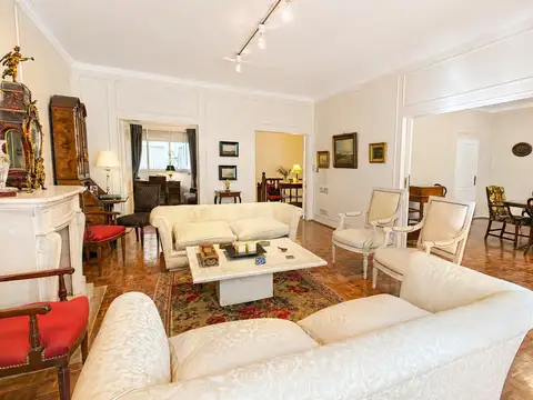 Departamento en venta, 6 ambientes en Recoleta, con cochera y dependencia