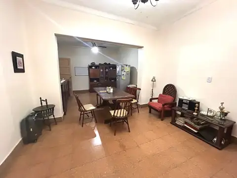 Casa 6 ambientes con 4 baños