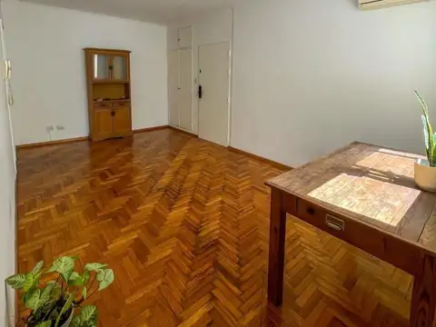 Departamento 3 ambientes muy luminoso, excelente ubicación.