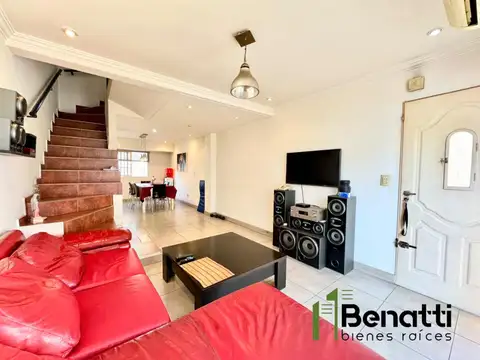 Manuel Artigas 866 , Piso 1