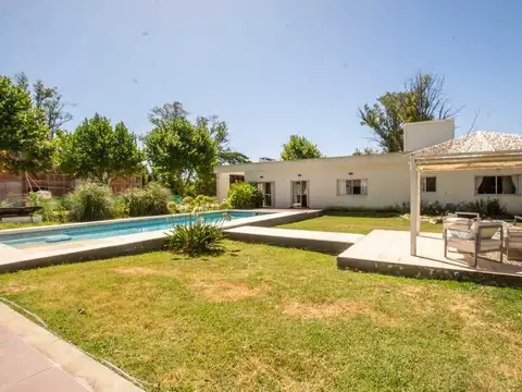 Callejón la Escondida 100