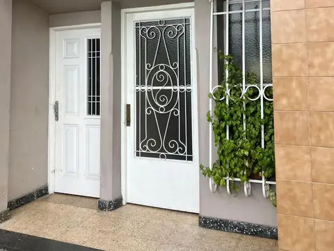 Av. M. T de Alvear al 4700