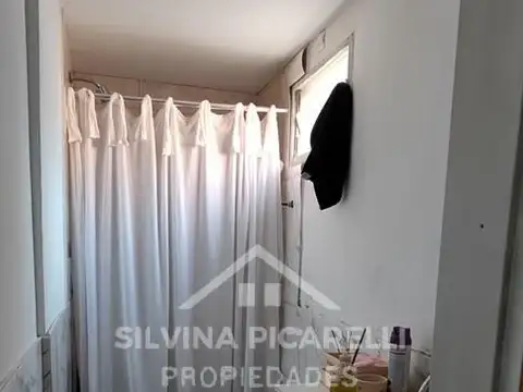 LOCAL COMERCIAL  - GALERIA FRENTE A INDIO CUA - LUIS BERNARDEZ 59 100