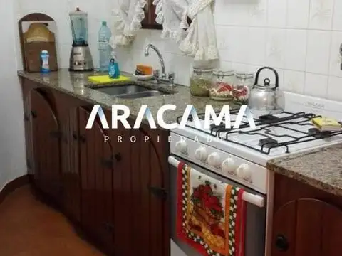 Casa en Venta con 3 cocheras
