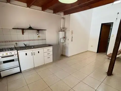 Departamento de pasillo en venta- Dean Funes al 700, Rosario-Acepta permuta.