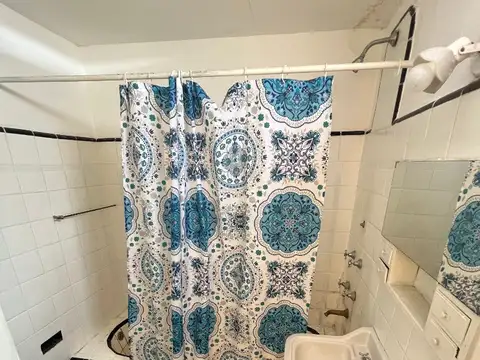 Dpto ph monoambiente amplio. Excelente ubicacion: Viamonte 242, Lomas de Zamora