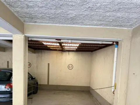 Cochera en complejo de departamentos privada