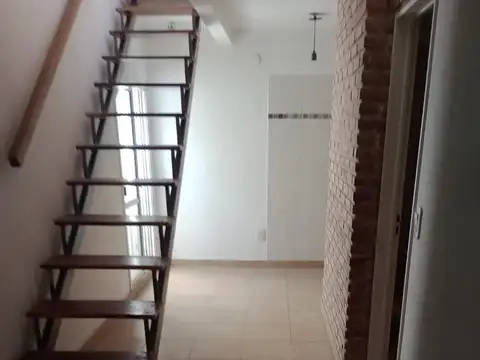 Depto Tipo Casa 3 ambientes con 2 baños