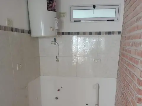 HERMOSA PROPIEDAD EN RAMOS MEJIA 3 AMBIENTES