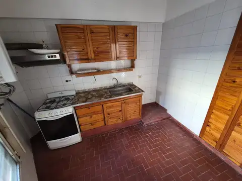 Departamento en Alquiler en Adrogue, $ 650.000