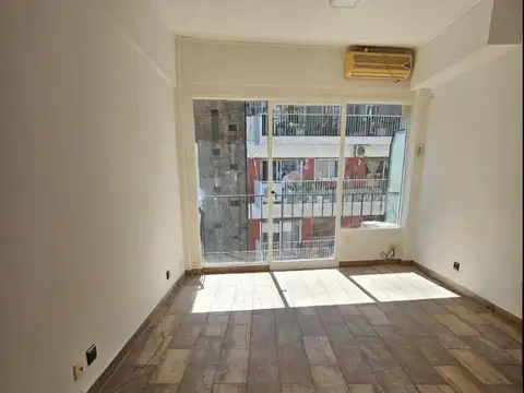 French 2800, Piso 7