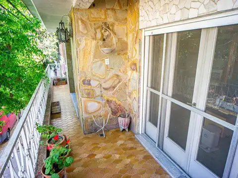 Casa 4 ambientes con 1 baño