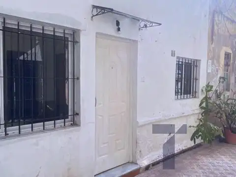 Avenida Hipólito Yrigoyen 1600, Piso PB