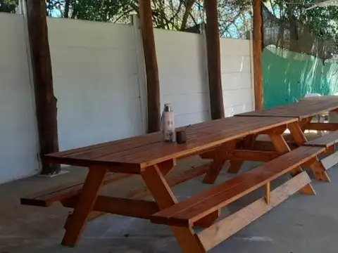 Casa 6 ambientes con 2 baños