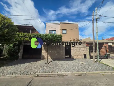 HERMOSA CASA EN VENTA BERAZATEGUI RANELAGH 4 AMBIENTES
