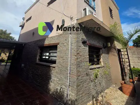 Casa en Venta con 3 cocheras