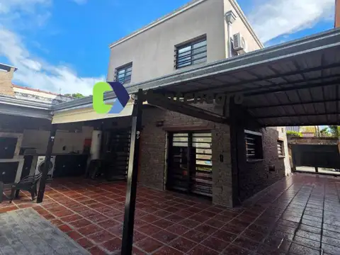 HERMOSA CASA EN VENTA BERAZATEGUI RANELAGH 4 AMBIENTES