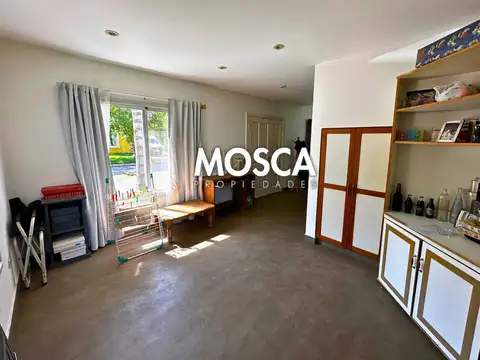 Casa 5 ambientes con 1 baño
