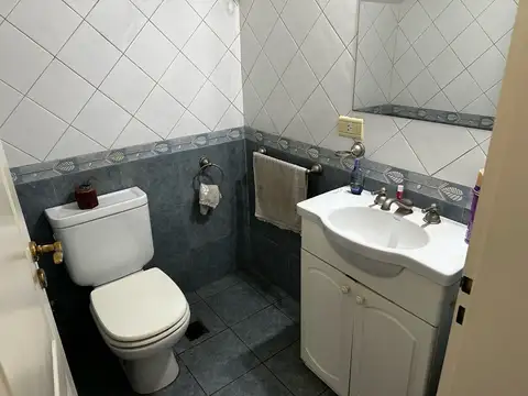 Casa 5 ambientes con 1 baño