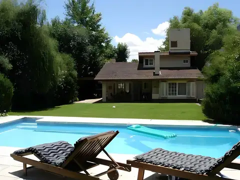 Casa 4 Amb Gran Parque, Quincho, Pileta en Náutico Escobar