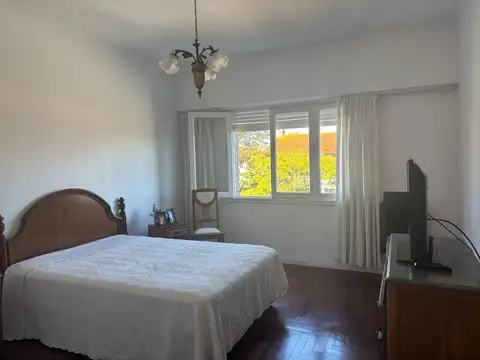 Casa 6 ambientes con 4 baños