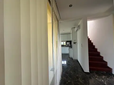 Casa 3 ambientes con 2 baños