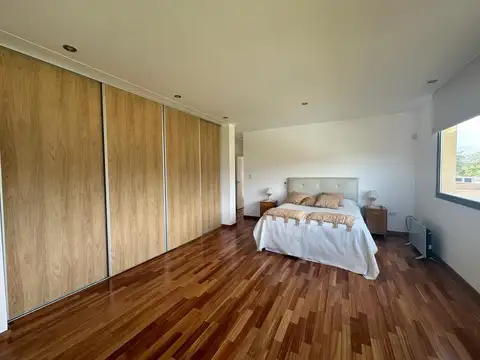 Casa en Venta en City Bell [Cod: ]