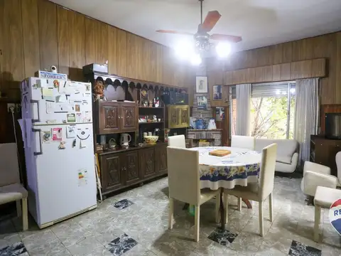 Casa en Venta con 3 cocheras