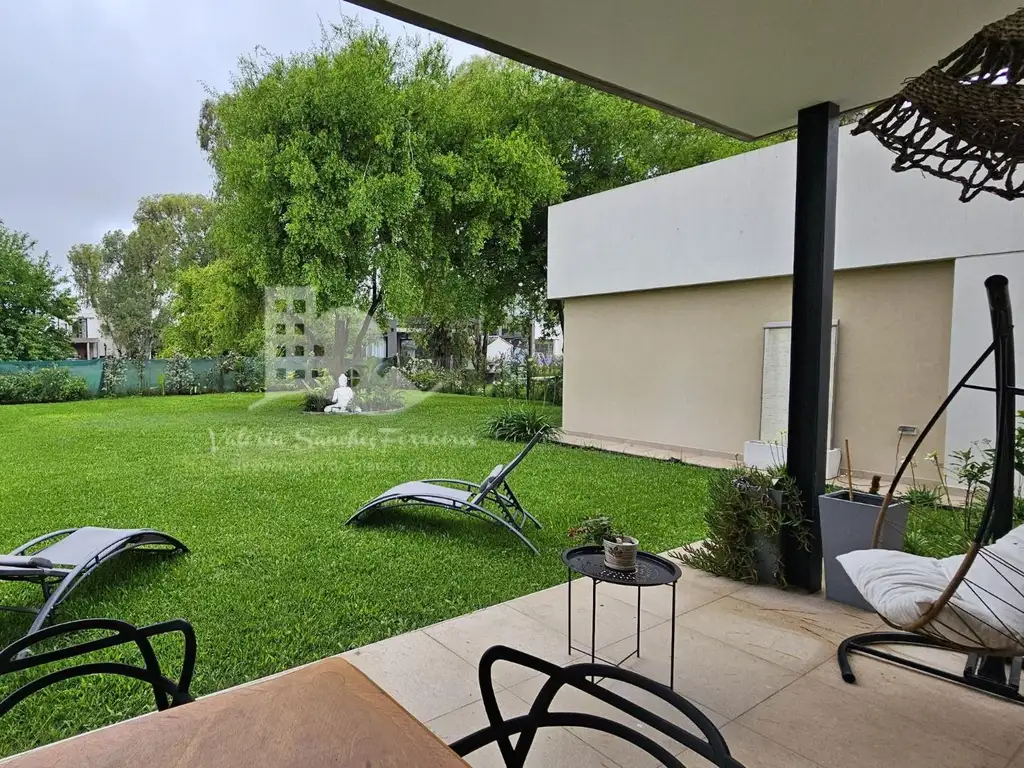 Casa en Las Golondrinas de 4 dormitorios